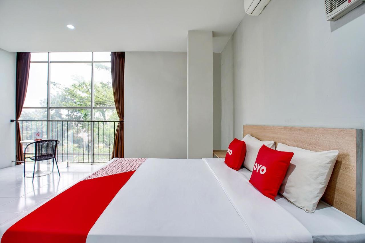 Отель Reddoorz @ Pelajar Pejuang 3 Бандунг Экстерьер фото