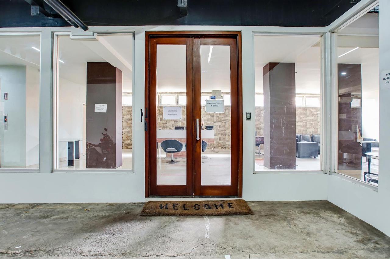 Отель Reddoorz @ Pelajar Pejuang 3 Бандунг Экстерьер фото