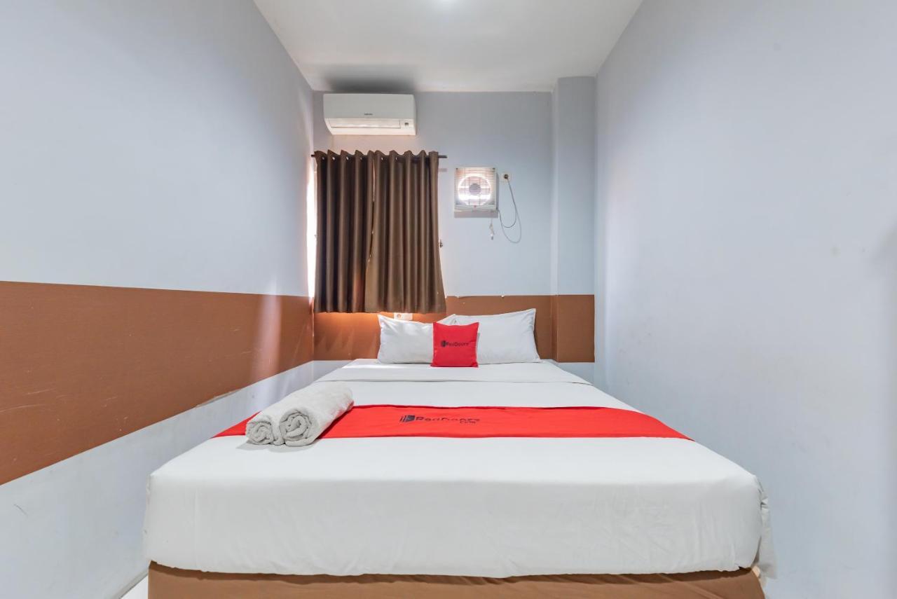 Отель Reddoorz @ Pelajar Pejuang 3 Бандунг Экстерьер фото